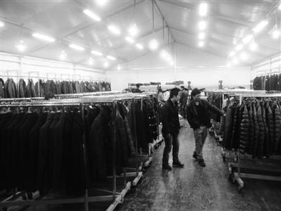 溫州市服裝加工廠轉(zhuǎn)型開集成店